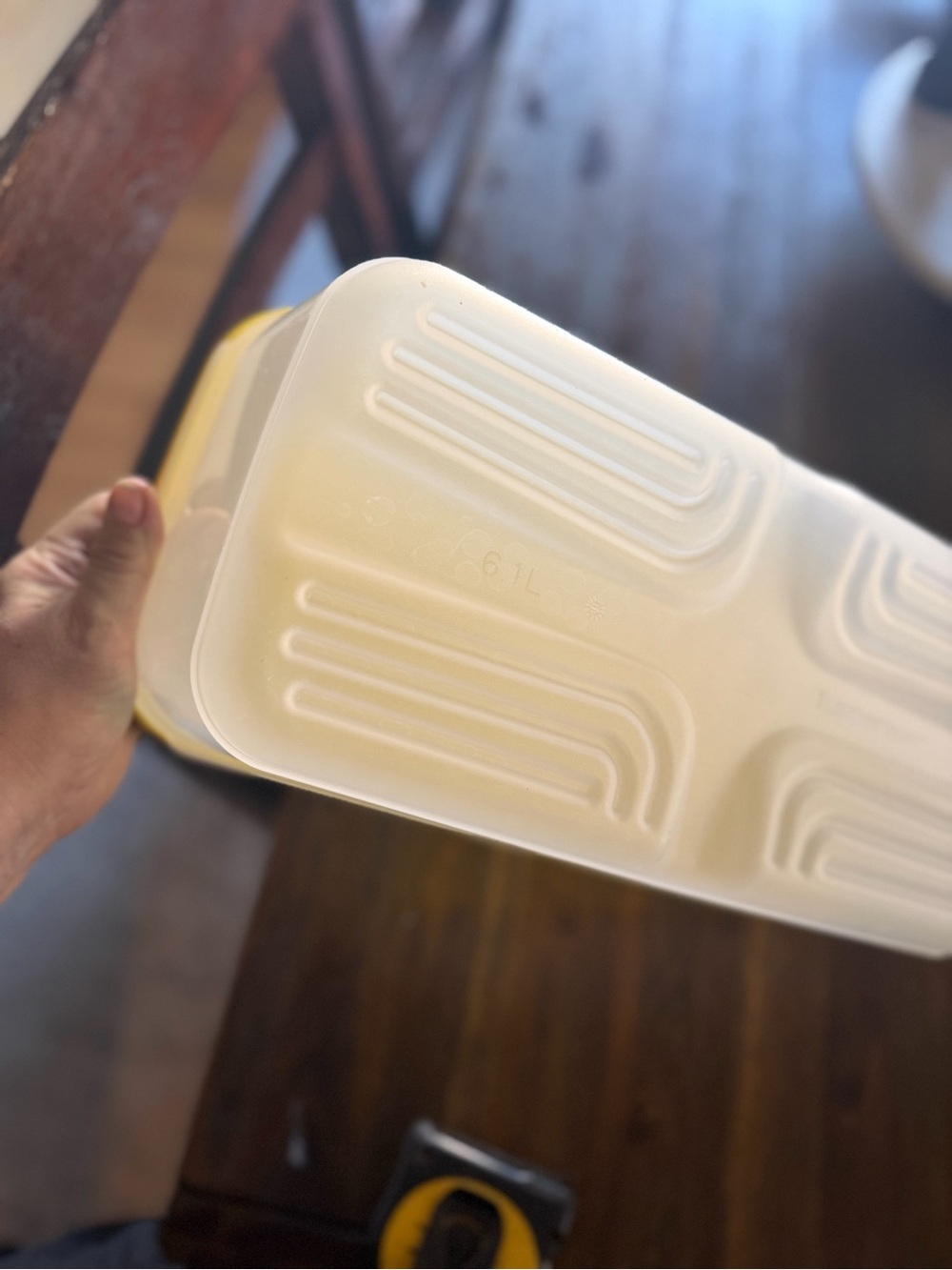 Large Tupperware Fridgesmart - Picture 6 of 7